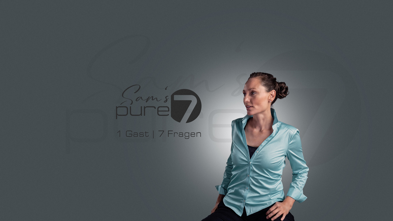Keyvisual des Interviewformats SAM's Pure 7 – 1 Gast, 7 Fragen